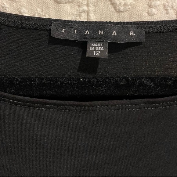 Tiana B Women's Shift Dress Black Beaded Cuffs & Hem Cocktail Size 12 - Picture 6 of 7